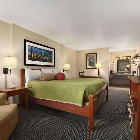 Travelodge By Wyndham New Orleans Harvey Hotel Esterno foto