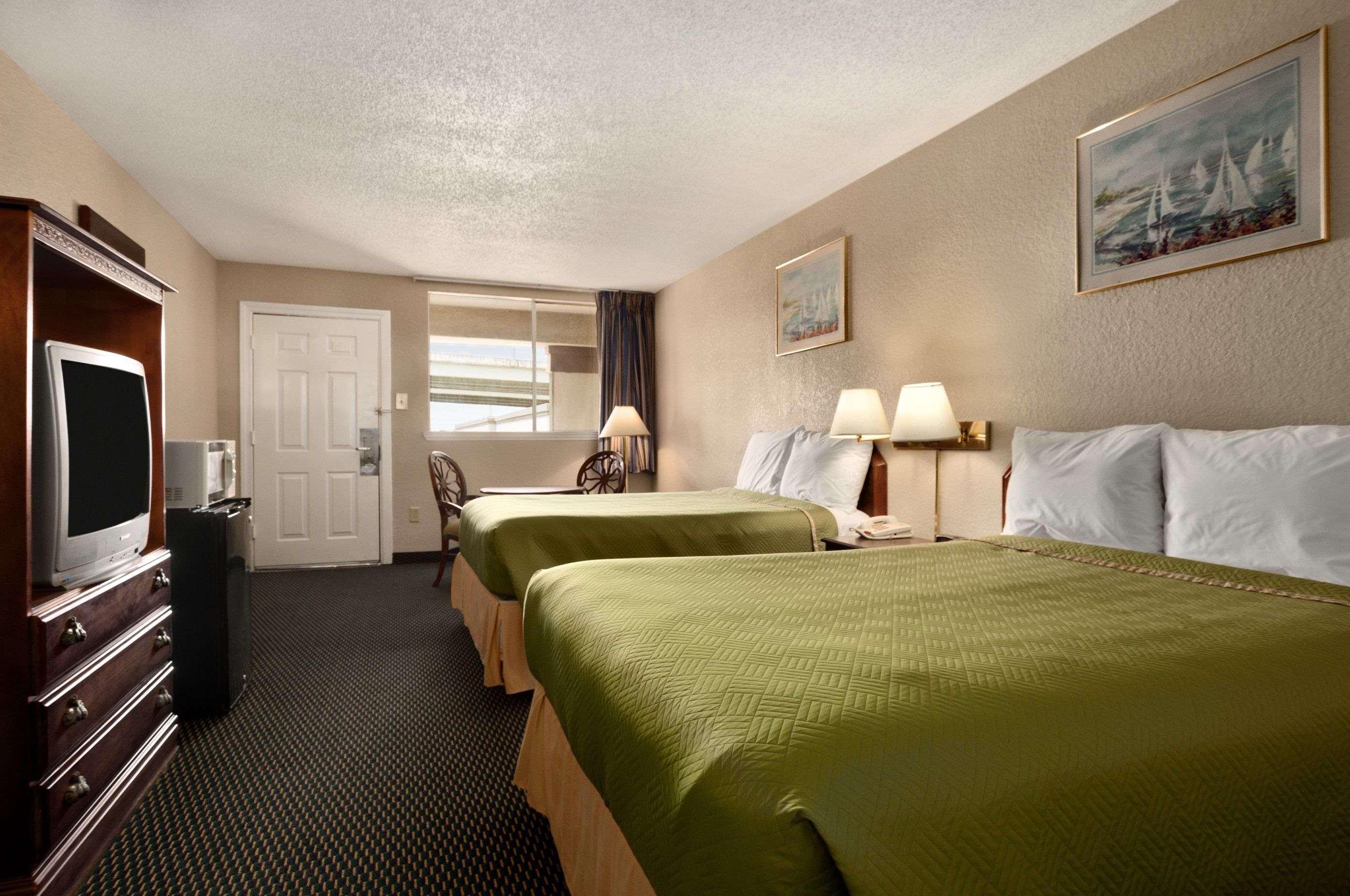 Travelodge By Wyndham New Orleans Harvey Hotel Esterno foto